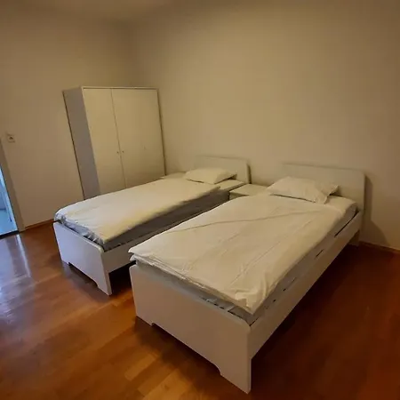 Apartment Black Stone - *